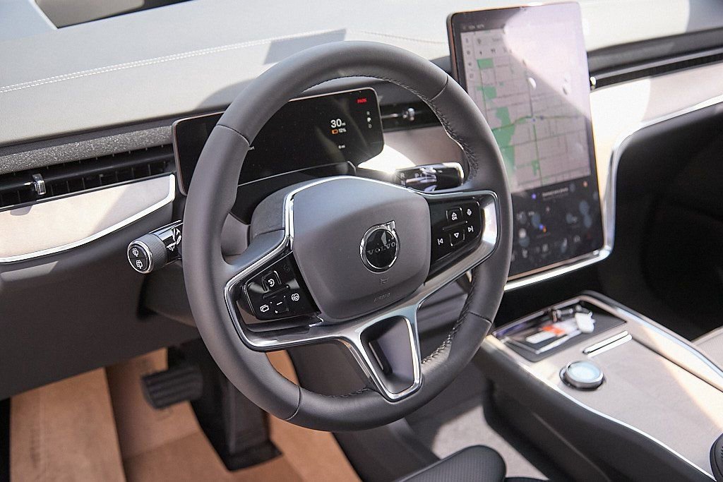 New 2025 Volvo EX90 Ultra image 13