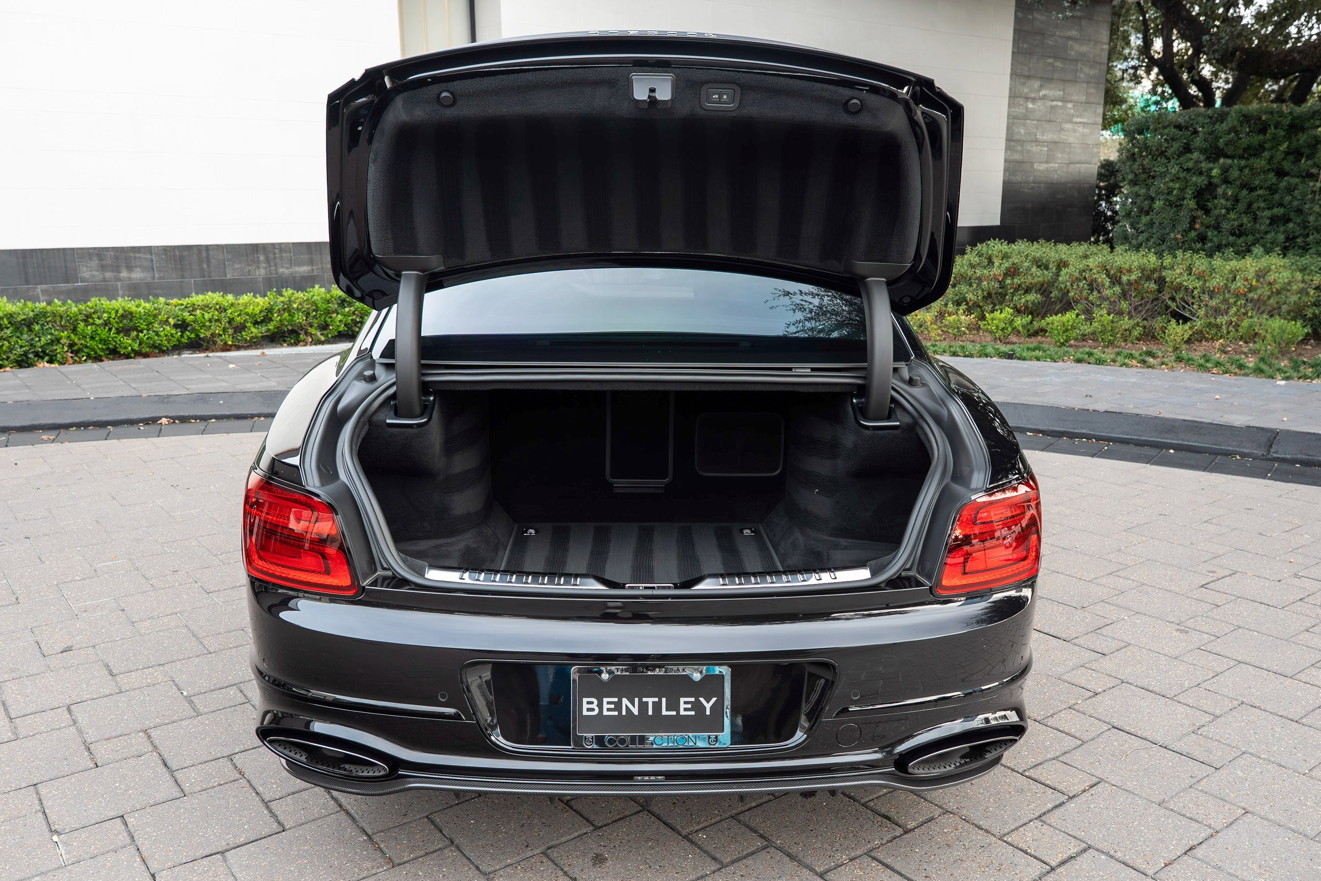 Certified 2024 Bentley Flying Spur W12 image 51