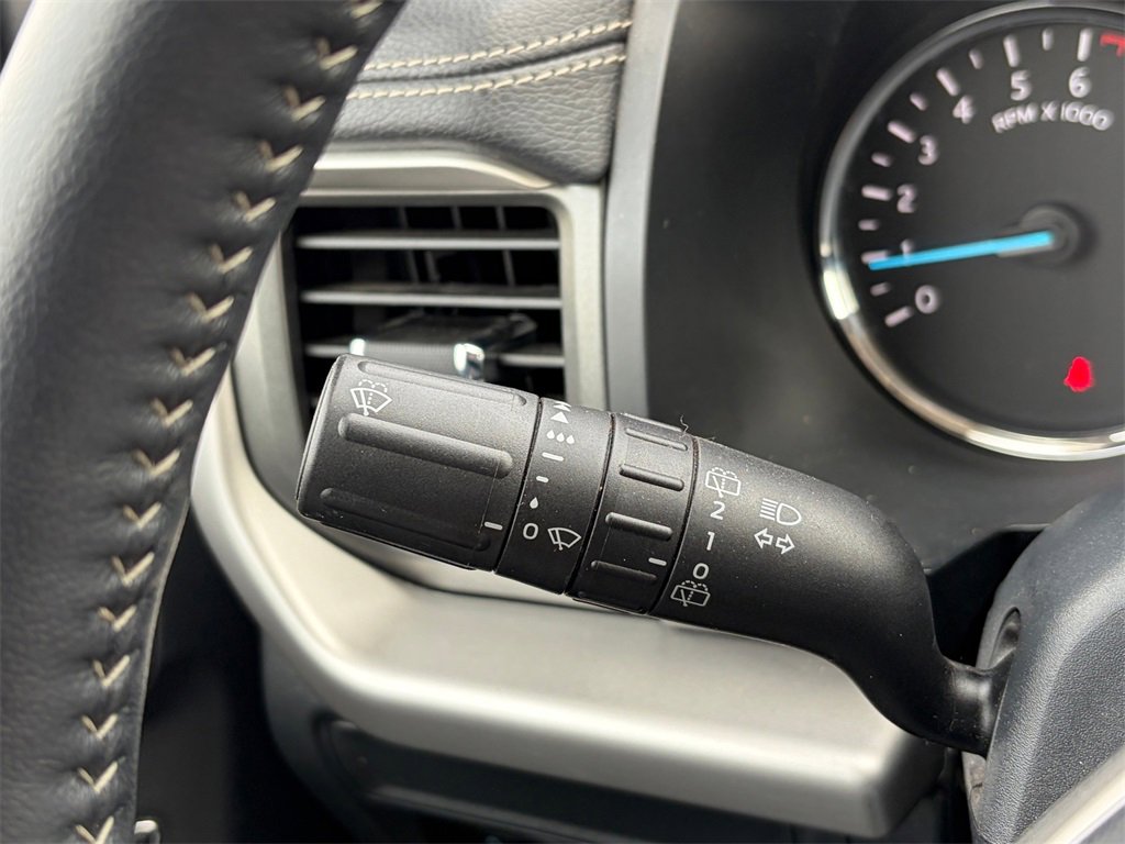 Used 2023 Ford Expedition XLT image 15