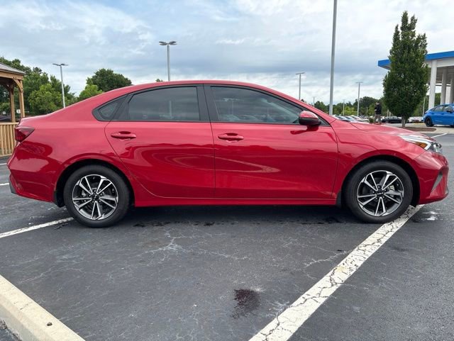 Used 2023 Kia Forte LXS w/ LXS Technology Package FWD image 4