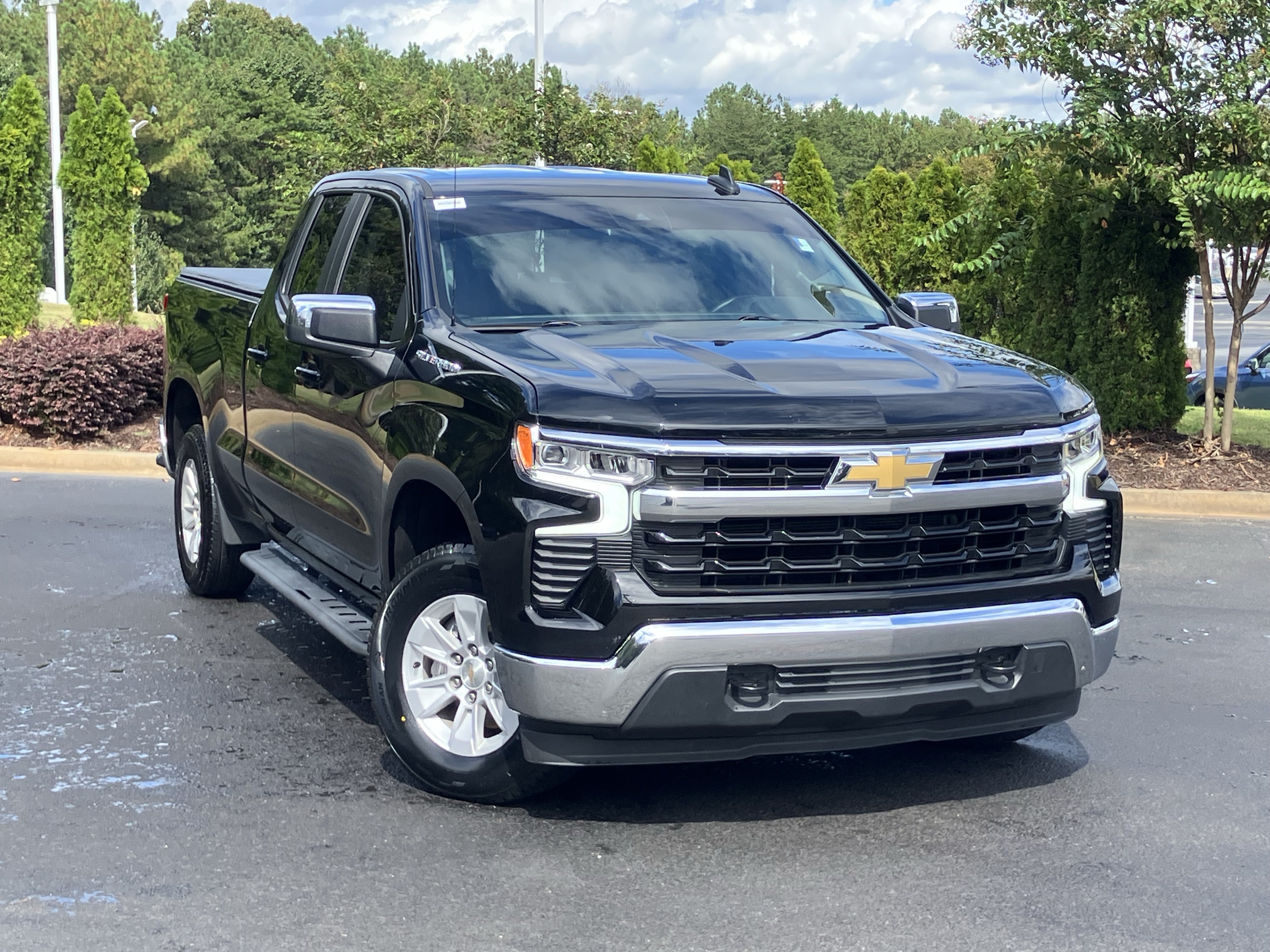 Used 2025 Chevrolet Silverado 1500 LT w/ Protection Package AWD/4WD image 2