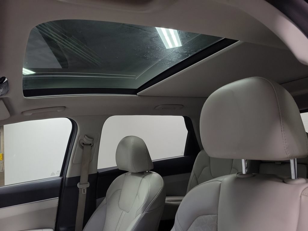 Used 2022 Kia Sorento S w/ Panoramic Sunroof Package FWD image 16