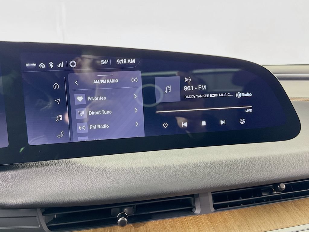 Used 2024 Lucid Air Pure RWD image 17