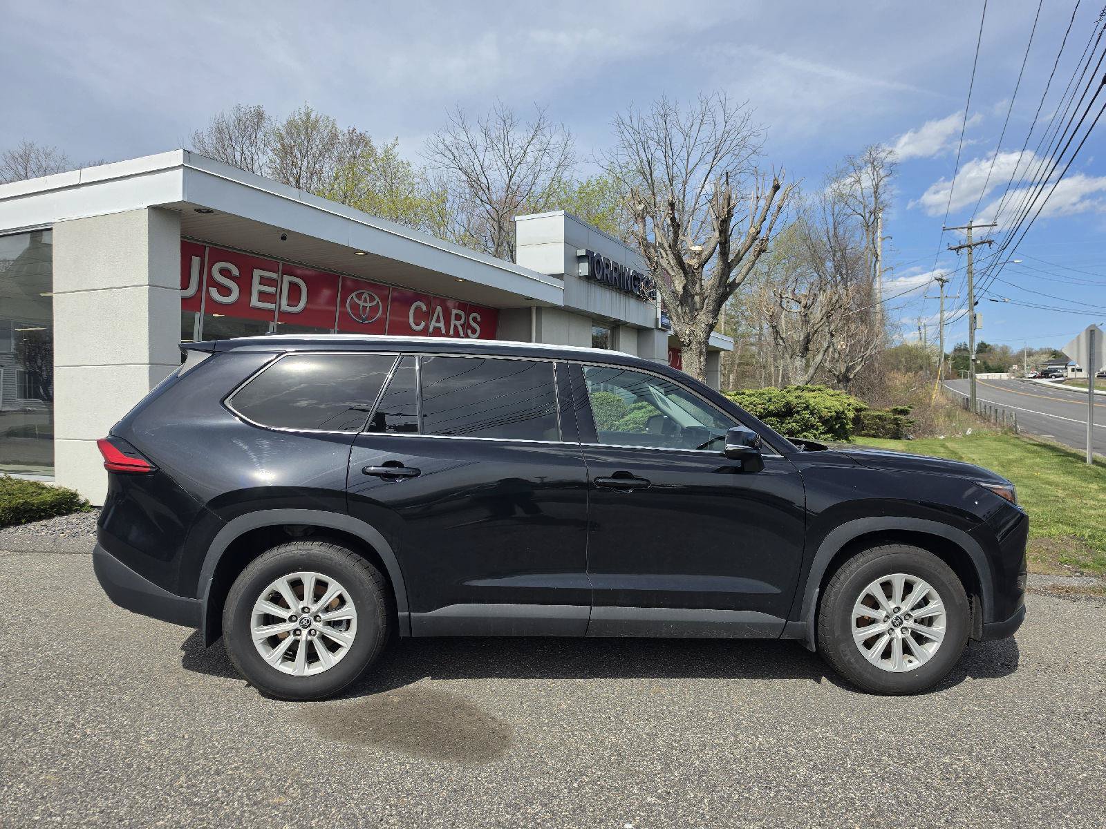 Used 2024 Toyota Grand Highlander AWD image 2