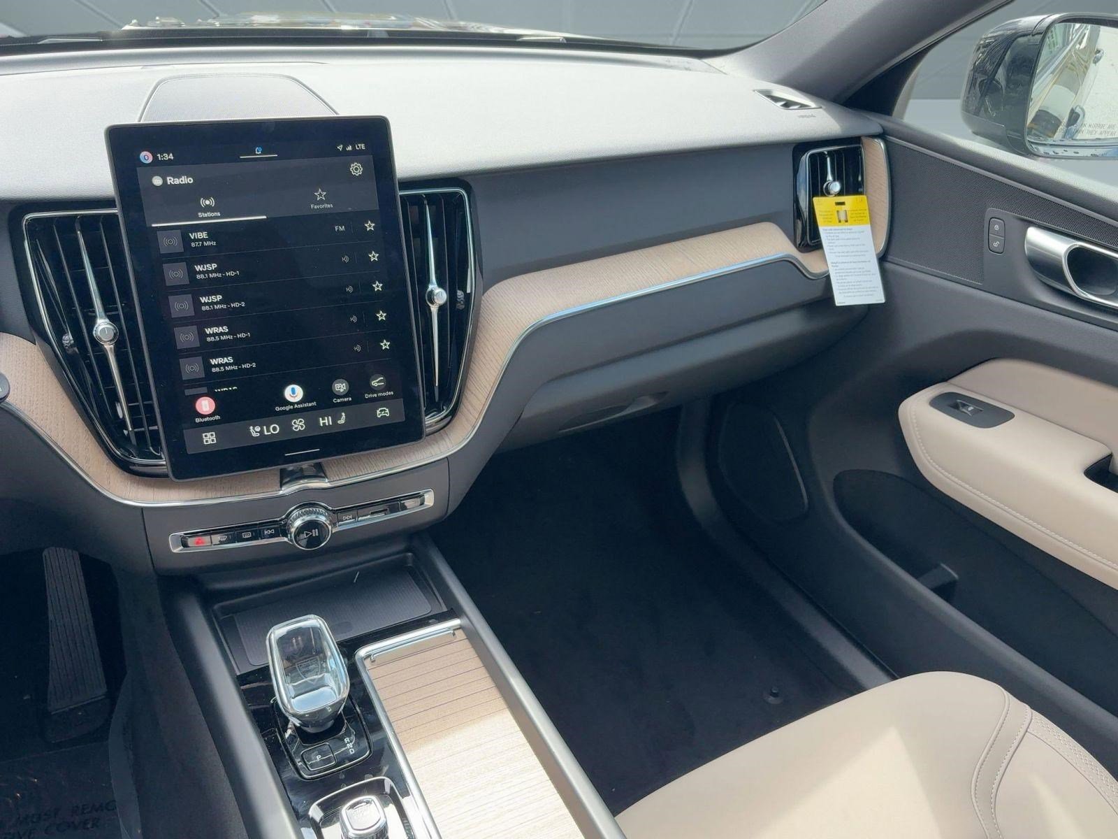 New 2026 Volvo XC60 B5 Plus w/ Protection Package Premier image 27