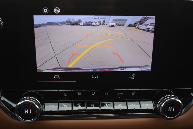 Used 2025 GMC Canyon AT4 image 24