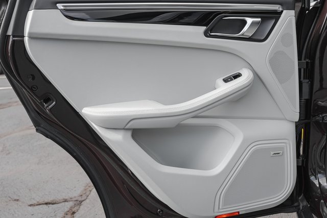 Used 2023 Porsche Macan w/ Premium Package Plus image 24