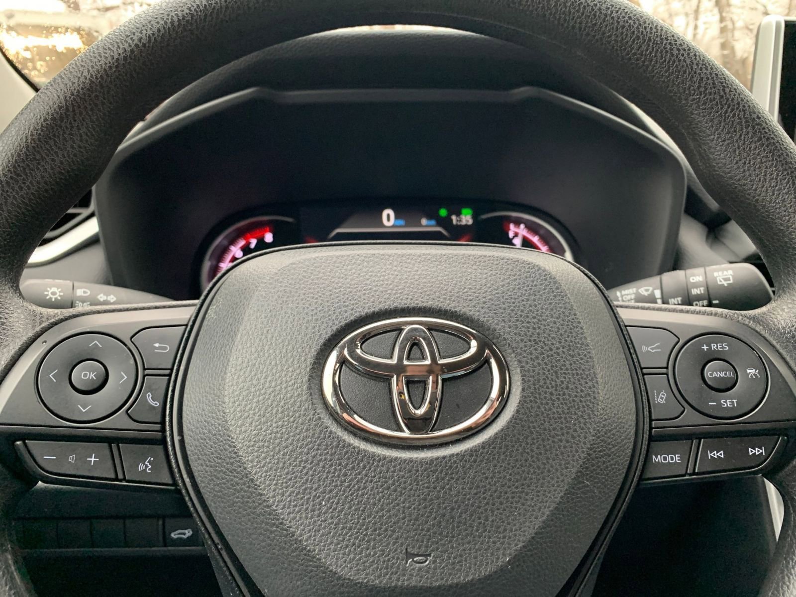 Used 2025 Toyota RAV4 XLE image 28