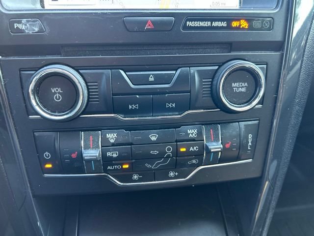 Used 2017 Ford Explorer XLT w/ Equipment Group 202A FWD image 18