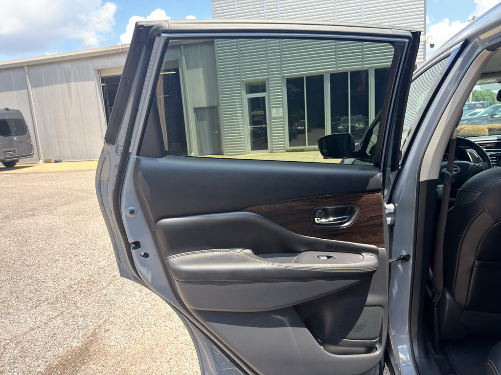 Certified 2023 Nissan Murano Platinum w/ Cargo Package AWD/4WD image 12
