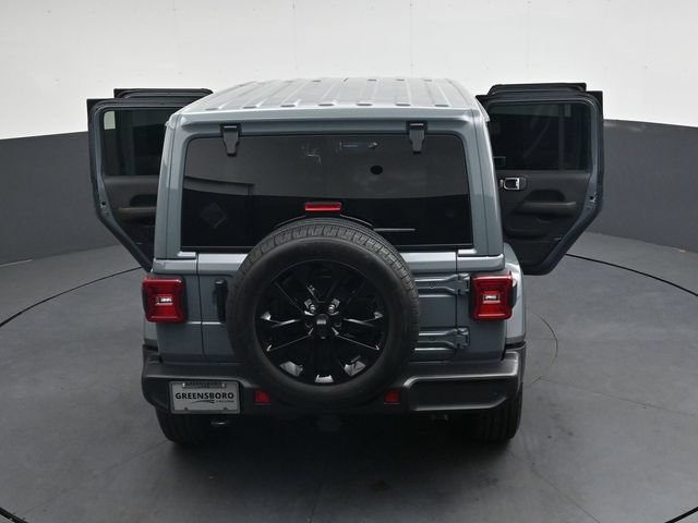 Used 2024 Jeep Wrangler Unlimited Sahara w/ Technology Group AWD/4WD image 39