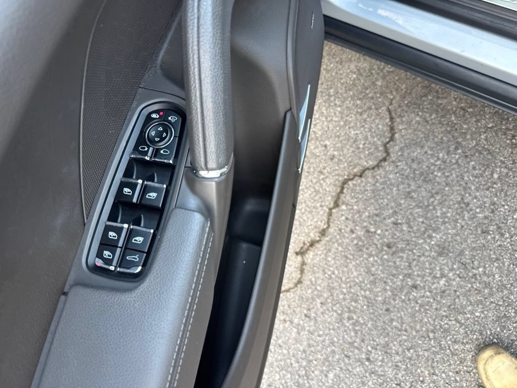 Used 2017 Porsche Cayenne Platinum Edition AWD/4WD image 11