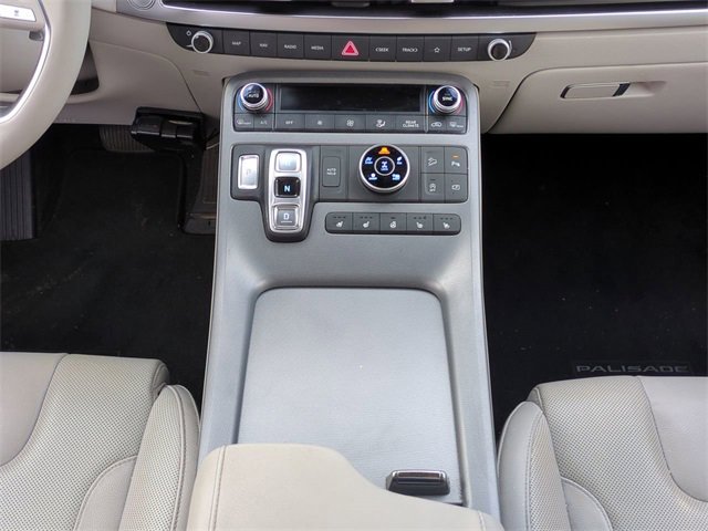 Used 2023 Hyundai Palisade Limited w/ Cargo Package image 16