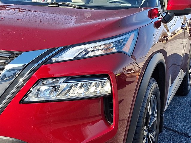 Used 2023 Nissan Rogue SV image 9