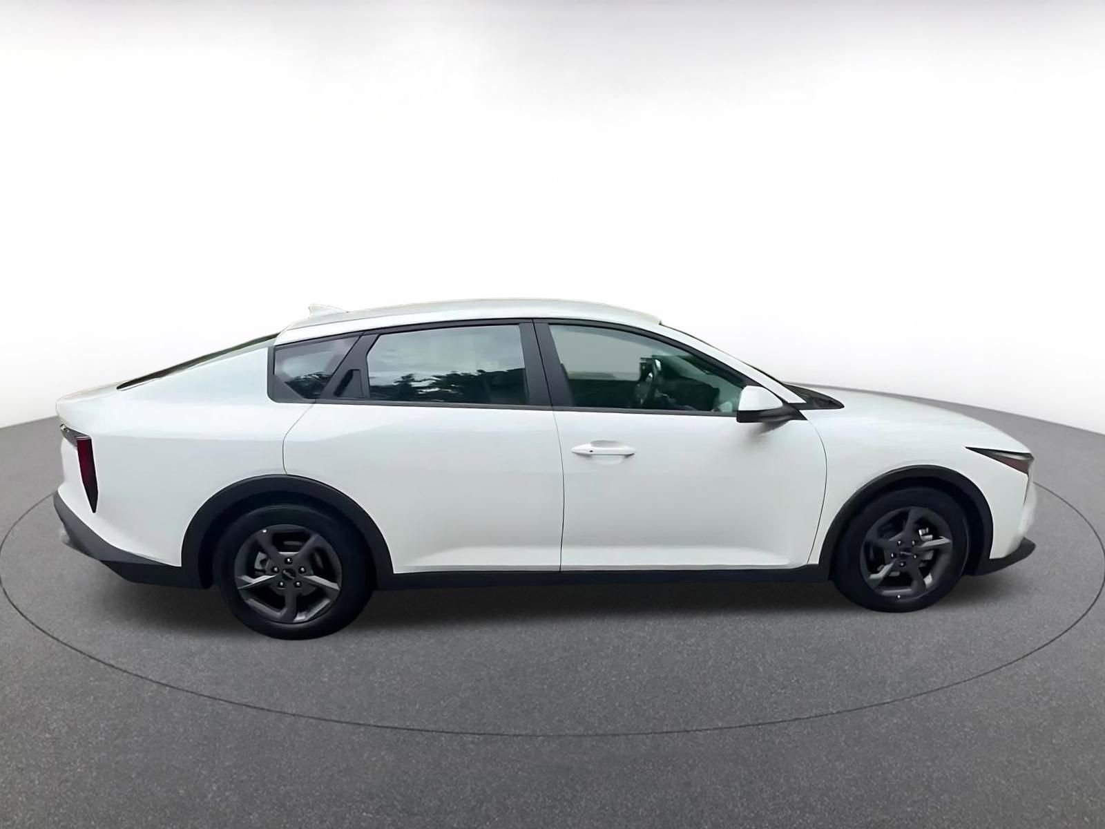 Used 2025 Kia K4 FWD image 16