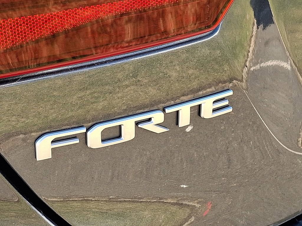Used 2023 Kia Forte LXS image 30