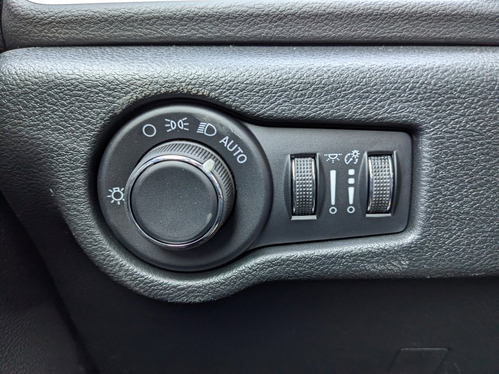 New 2026 Chrysler Voyager LX image 50