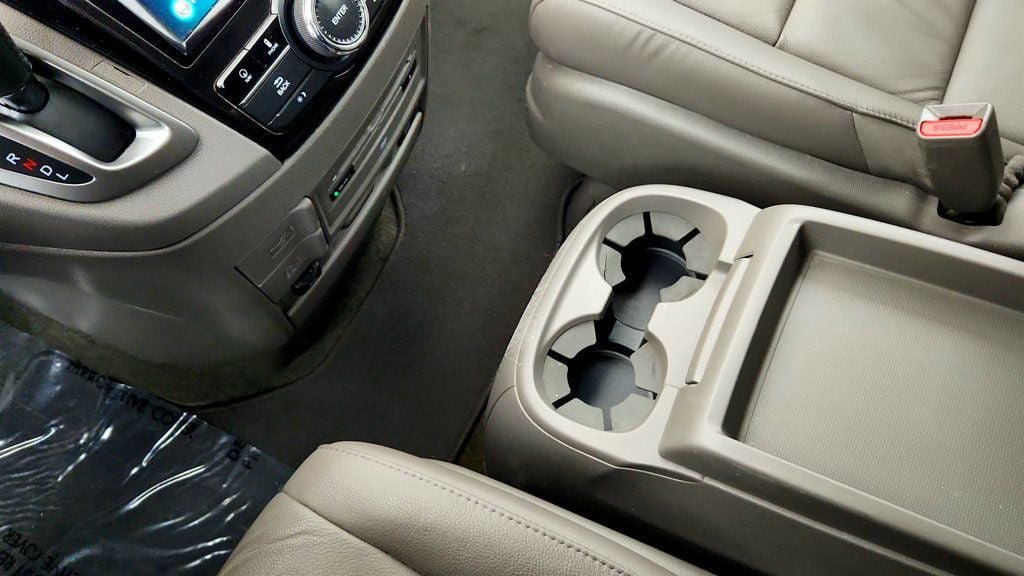 Used 2015 Honda Odyssey Touring image 17