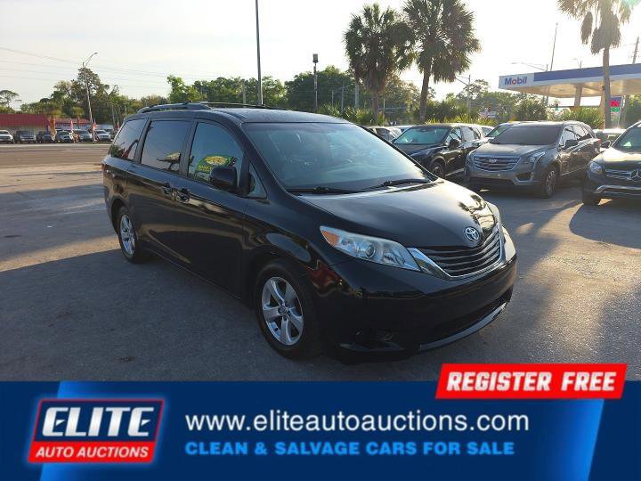 Used 2015 Toyota Sienna LE FWD image 1