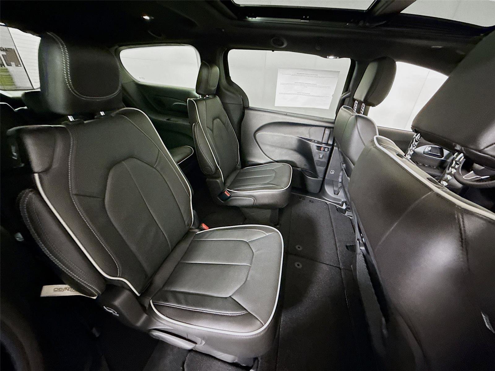 New 2026 Chrysler Pacifica Limited FWD image 23