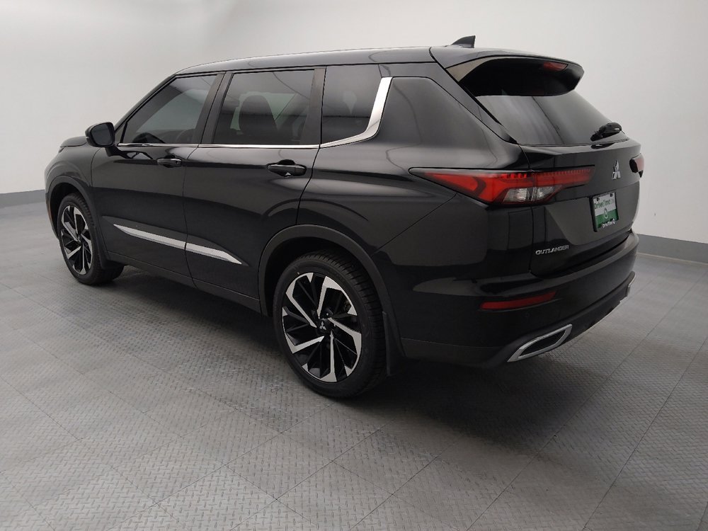 Used 2022 Mitsubishi Outlander ES FWD image 3