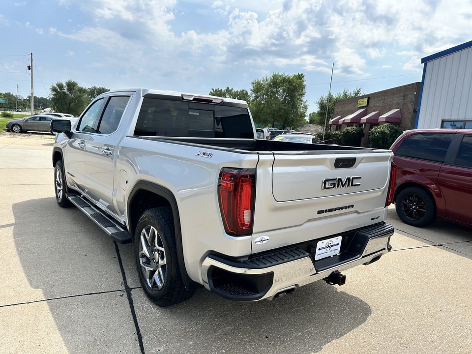 Used 2021 GMC Sierra 1500 SLT w/ SLT Premium Plus Package AWD/4WD image 7