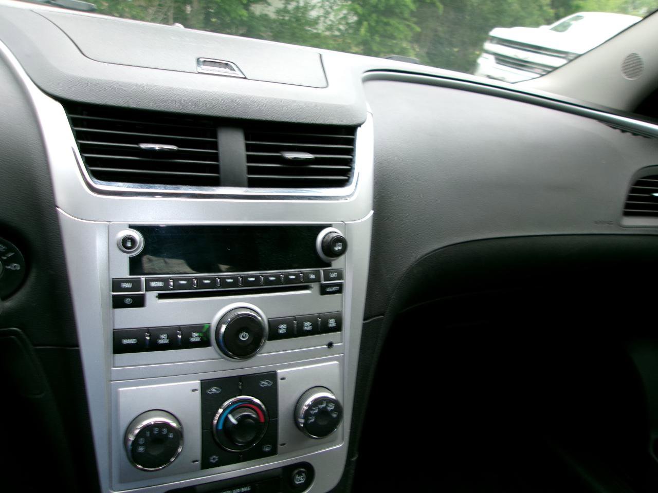 Used 2011 Chevrolet Malibu LT FWD image 12