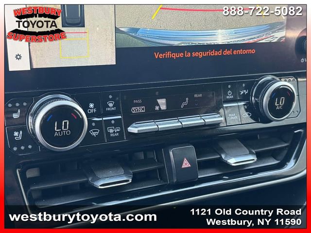Used 2024 Toyota Highlander Limited AWD/4WD image 30