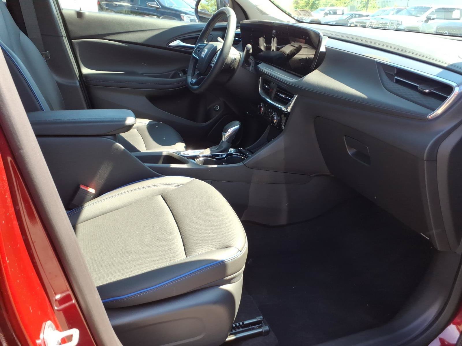 Used 2025 Buick Encore GX Sport Touring w/ Comfort Package FWD image 28