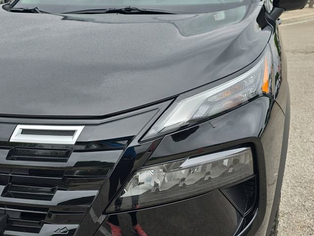 Used 2025 Nissan Rogue SV image 31