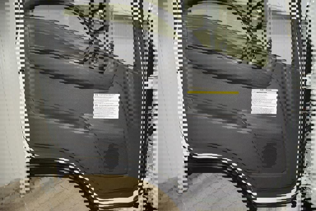 Used 2025 Chevrolet Low Cab Forward 5500XD RWD image 31