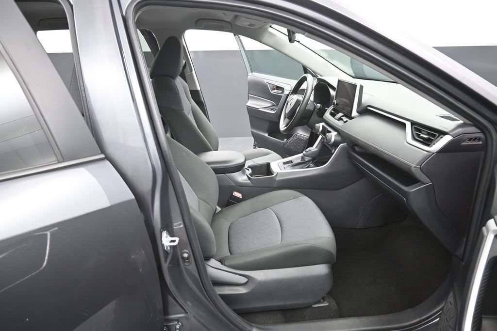 Certified 2025 Toyota RAV4 XLE AWD/4WD image 32