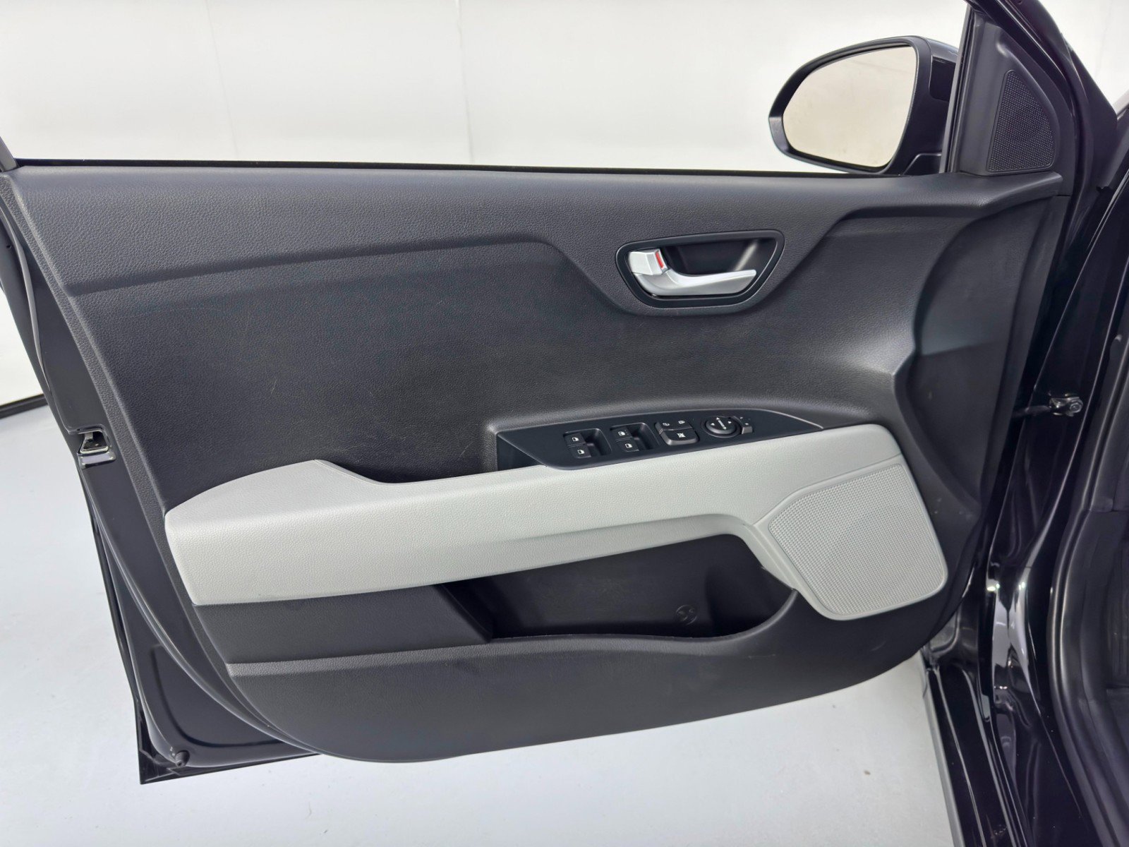 Used 2019 Kia Rio S image 32