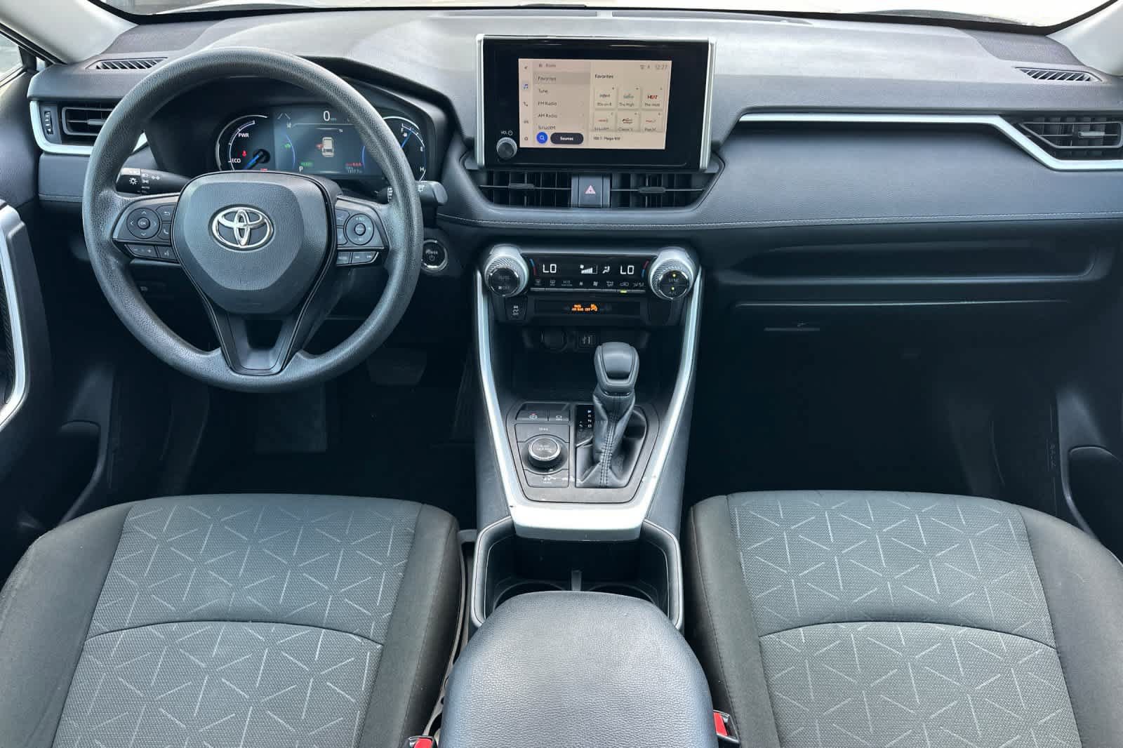 Used 2023 Toyota RAV4 XLE AWD/4WD image 3