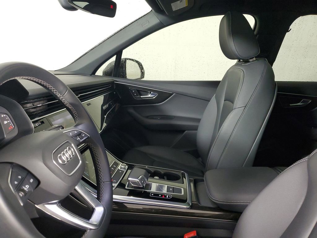 Used 2025 Audi Q7 2.0T Premium w/ Convenience Package AWD/4WD image 21