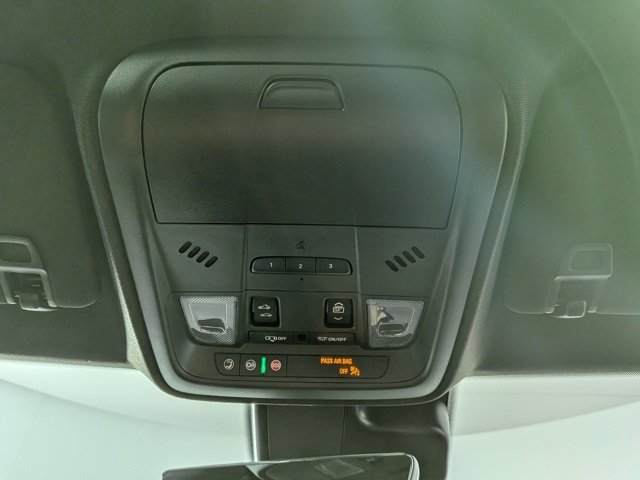 Certified 2022 Cadillac XT4 Premium Luxury w/ Enhanced Visibility Package image 25