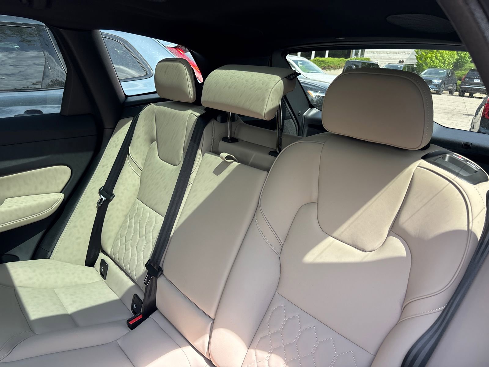 New 2026 Volvo XC60 B5 Plus w/ Protection Package Premier AWD/4WD image 23