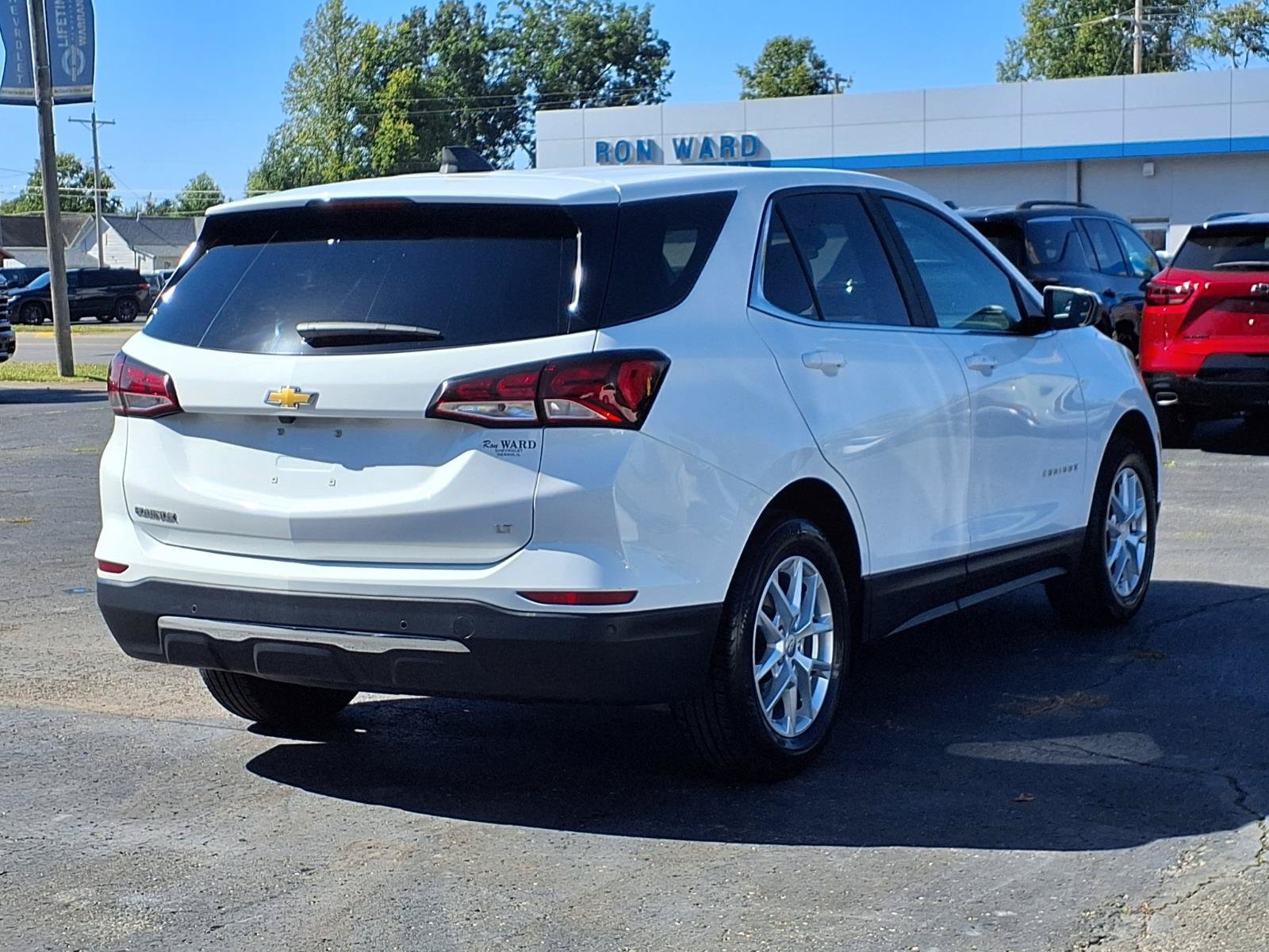 Used 2024 Chevrolet Equinox LT FWD image 18
