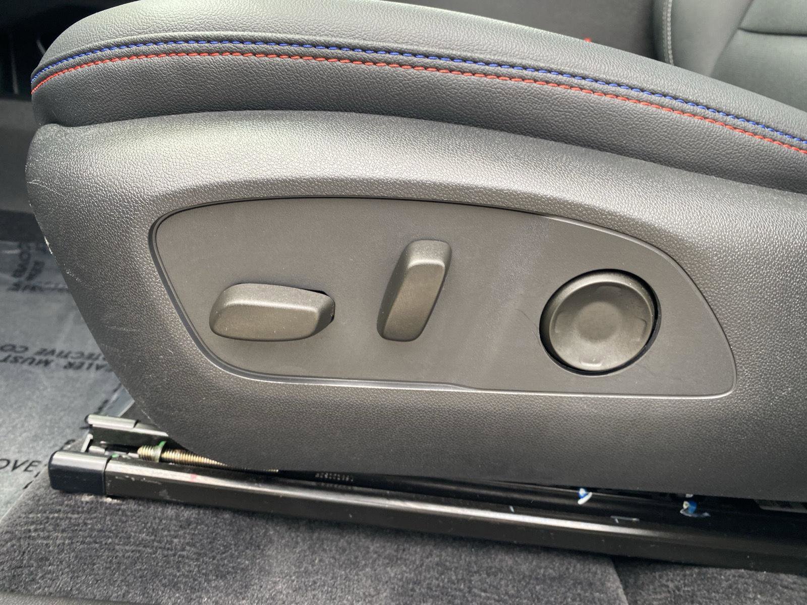 Used 2024 Chevrolet Equinox EV RS image 19