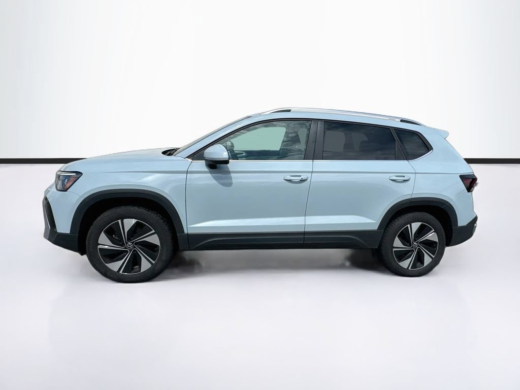 Used 2025 Volkswagen Taos SE AWD/4WD image 8