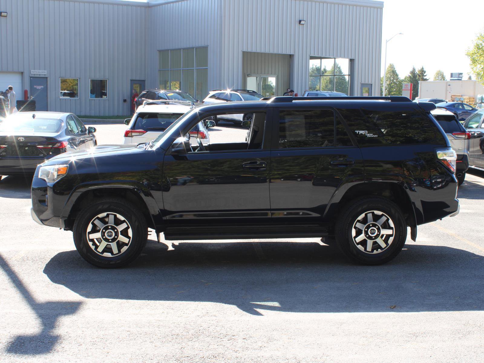 Used 2020 Toyota 4Runner TRD Off-Road image 5