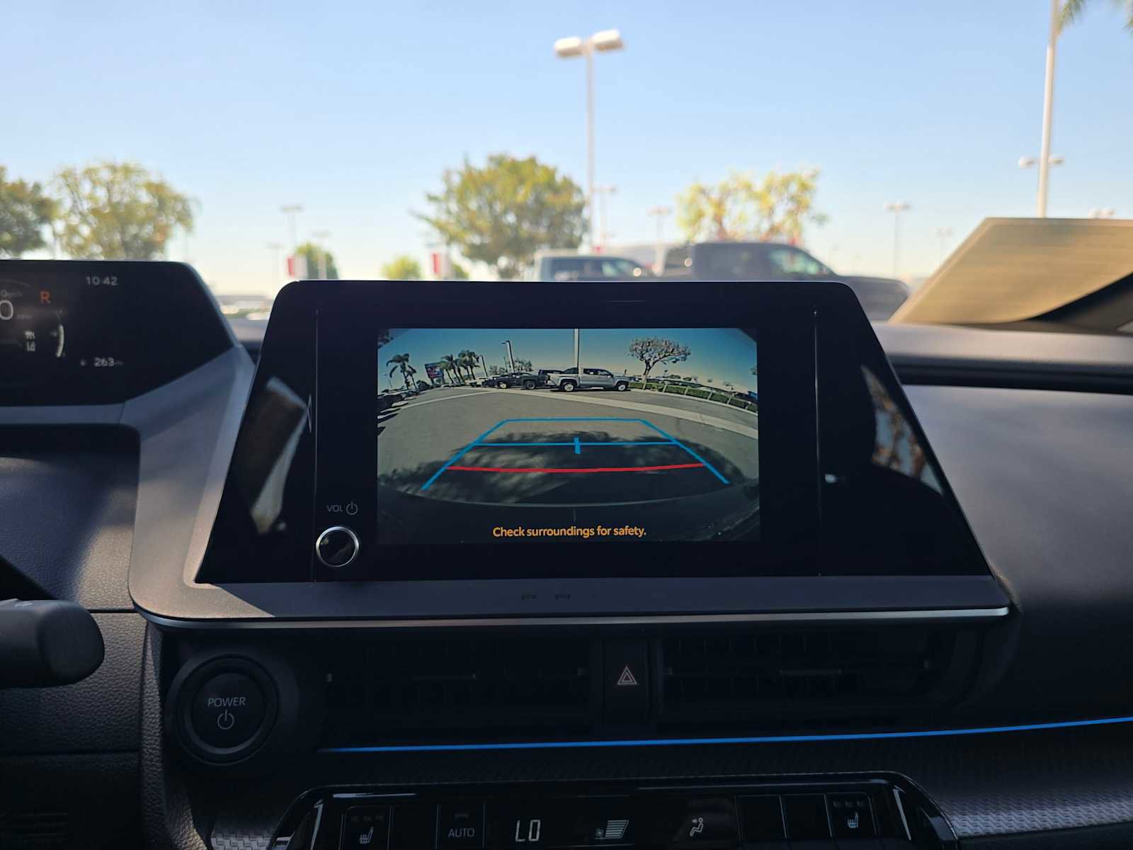 Used 2025 Toyota Prius XLE FWD image 29