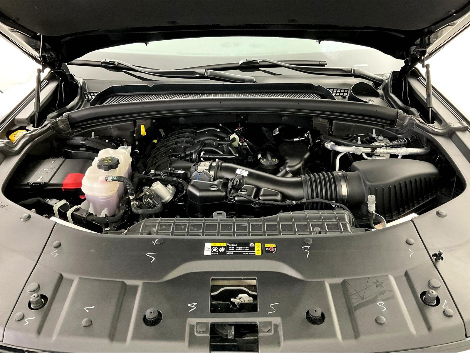 Used 2025 Jeep Grand Cherokee Limited AWD/4WD image 29
