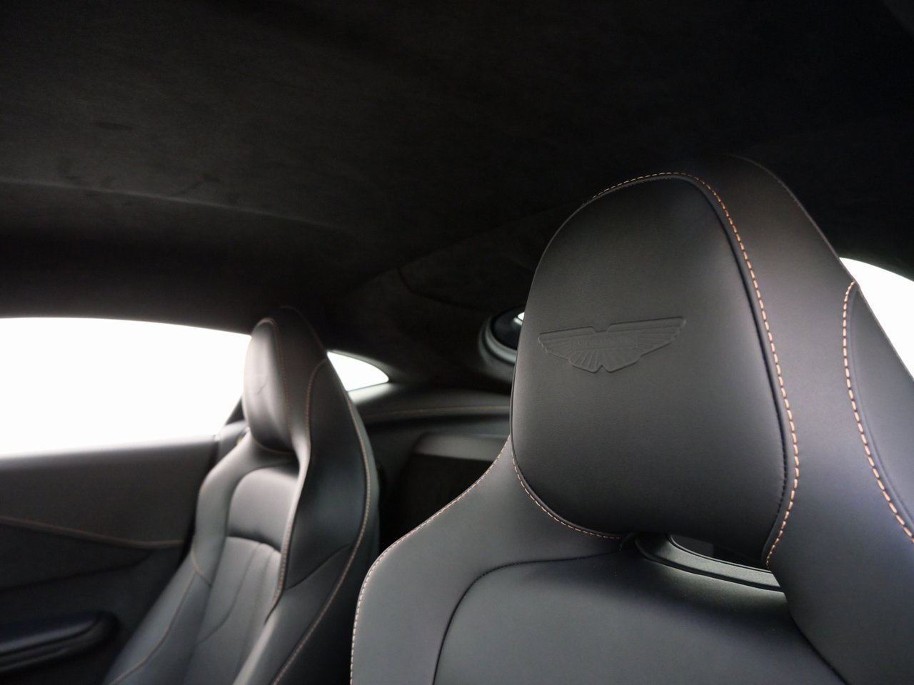 New 2026 Aston Martin V8 Vantage Coupe image 5