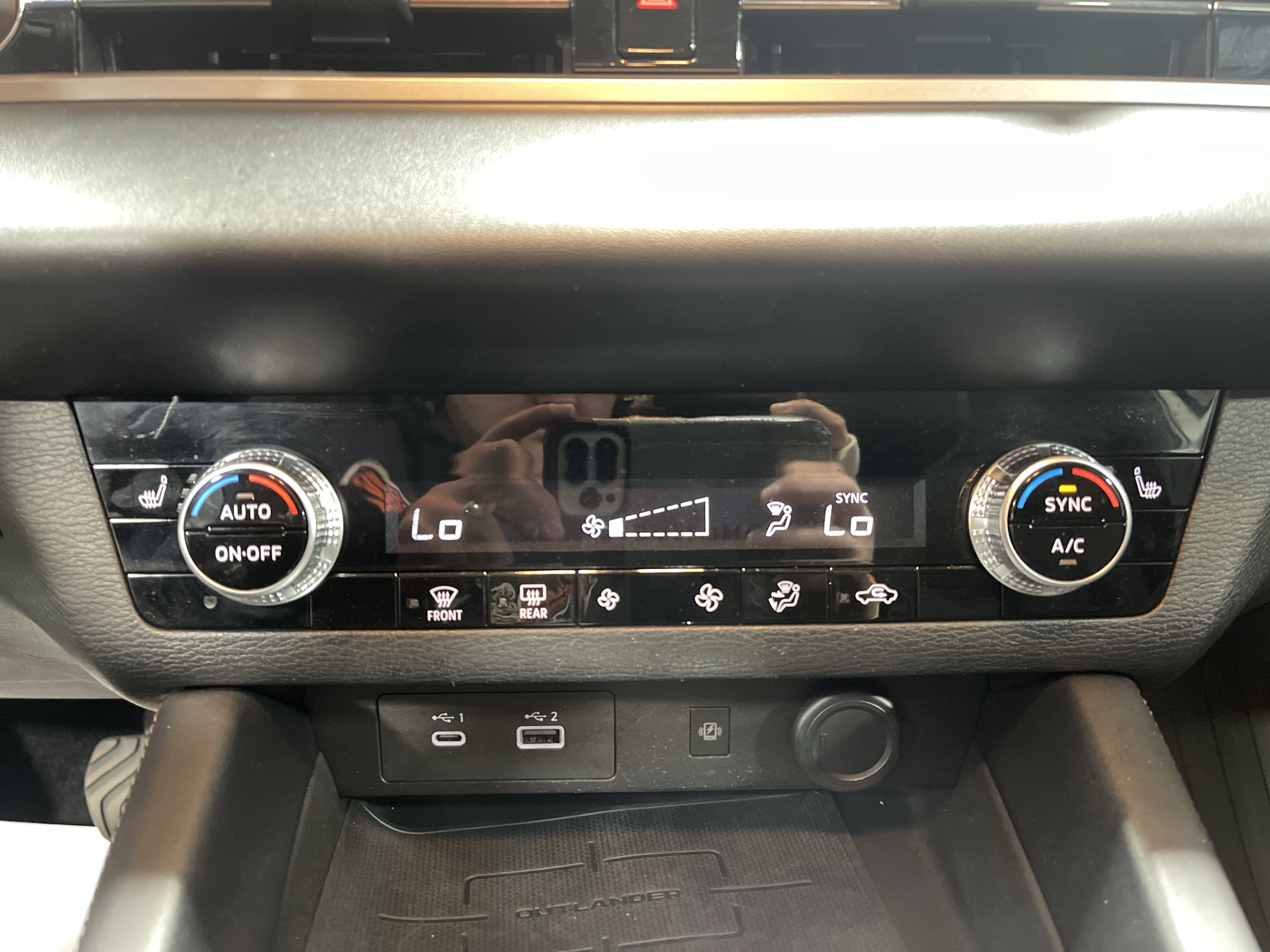 Used 2022 Mitsubishi Outlander SE image 24