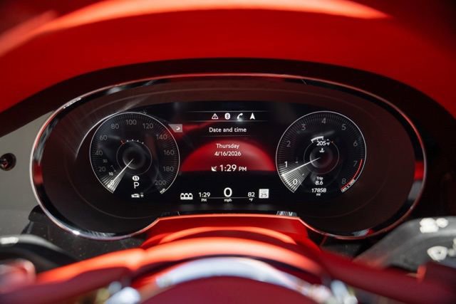 Used 2022 Bentley Bentayga image 38