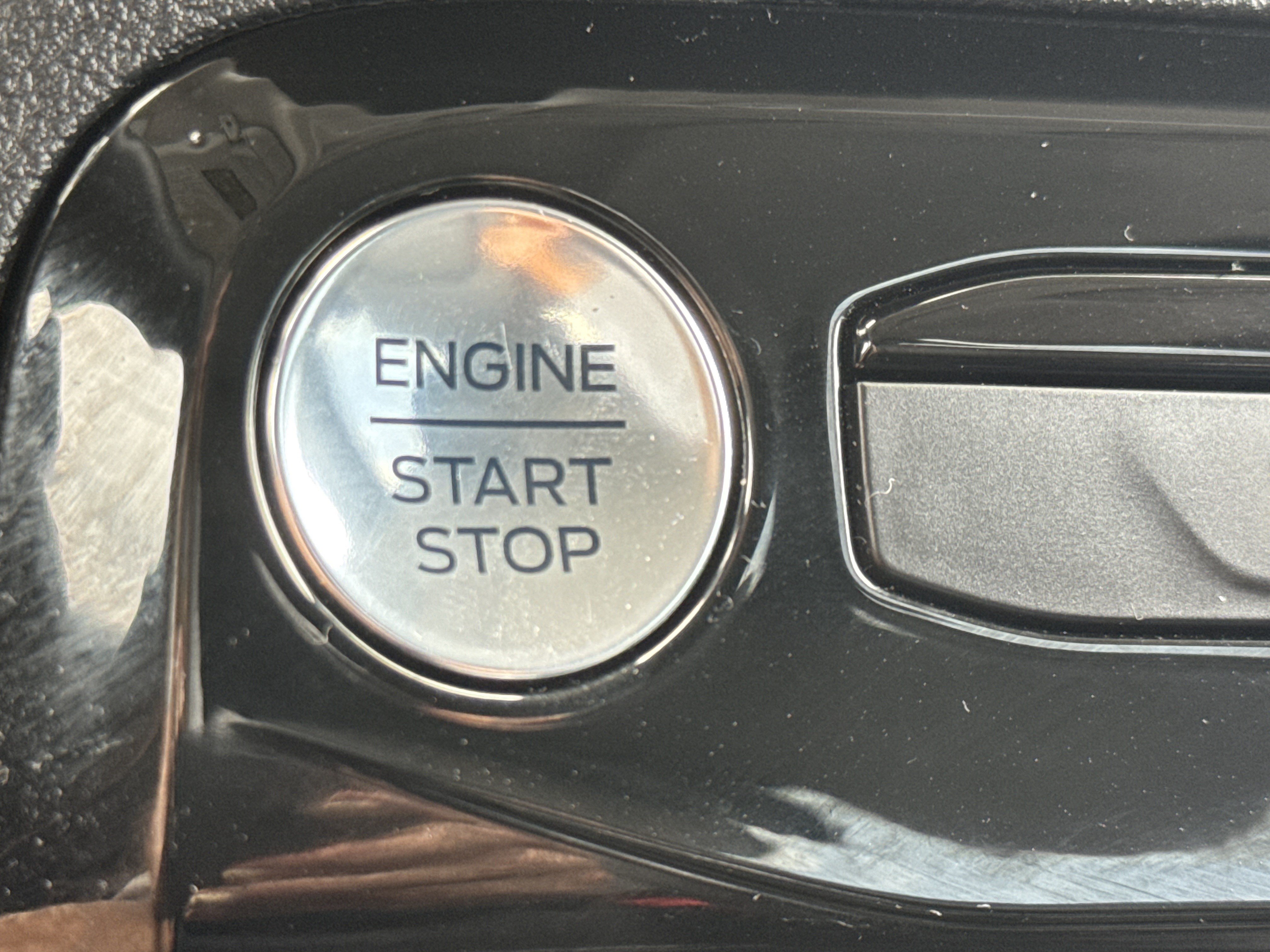 Certified 2025 Ford Escape Platinum AWD/4WD image 23