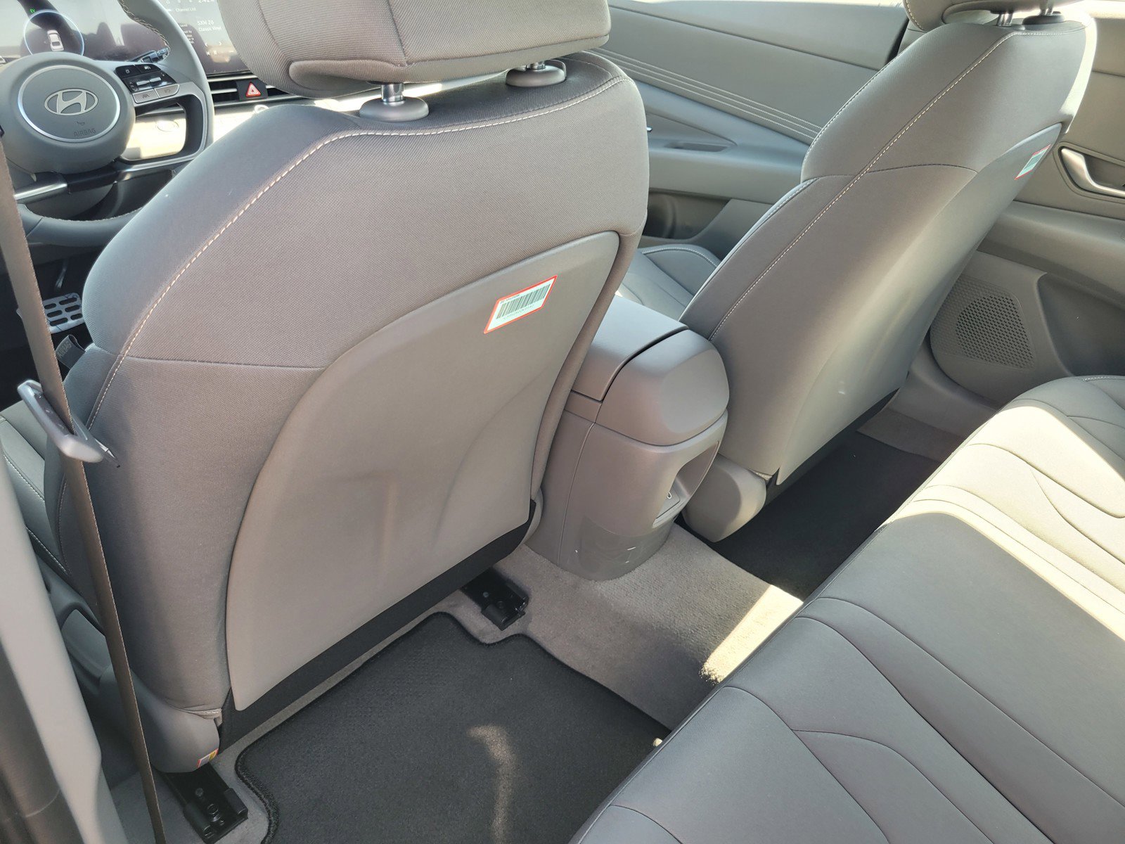 New 2025 Hyundai Elantra SEL image 16