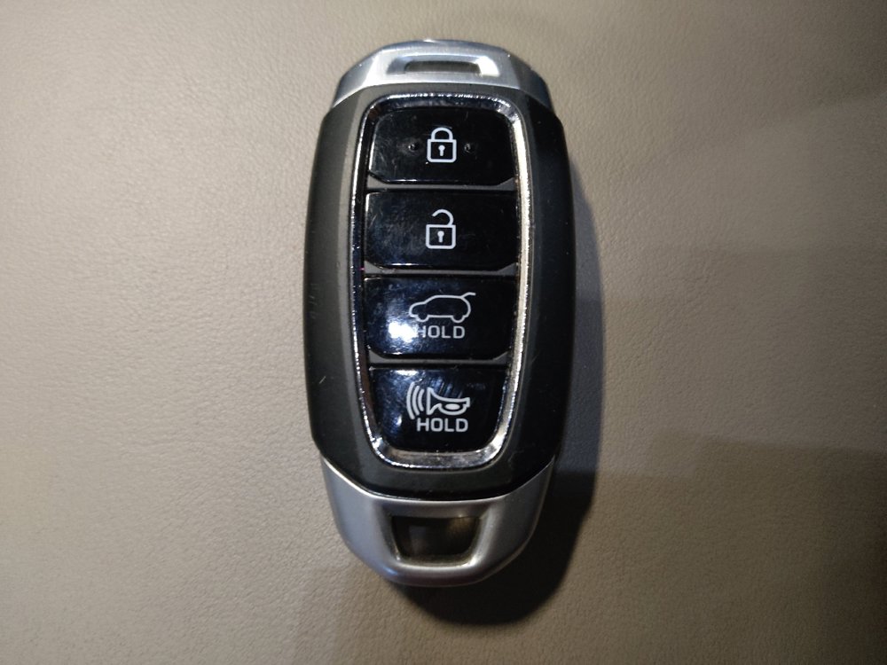 Used 2020 Hyundai Santa Fe SEL w/ Convenience + Premium Package FWD image 32