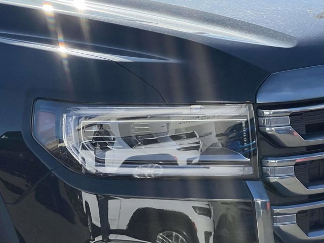 Used 2023 GMC Acadia AT4 w/ Technology Package image 7